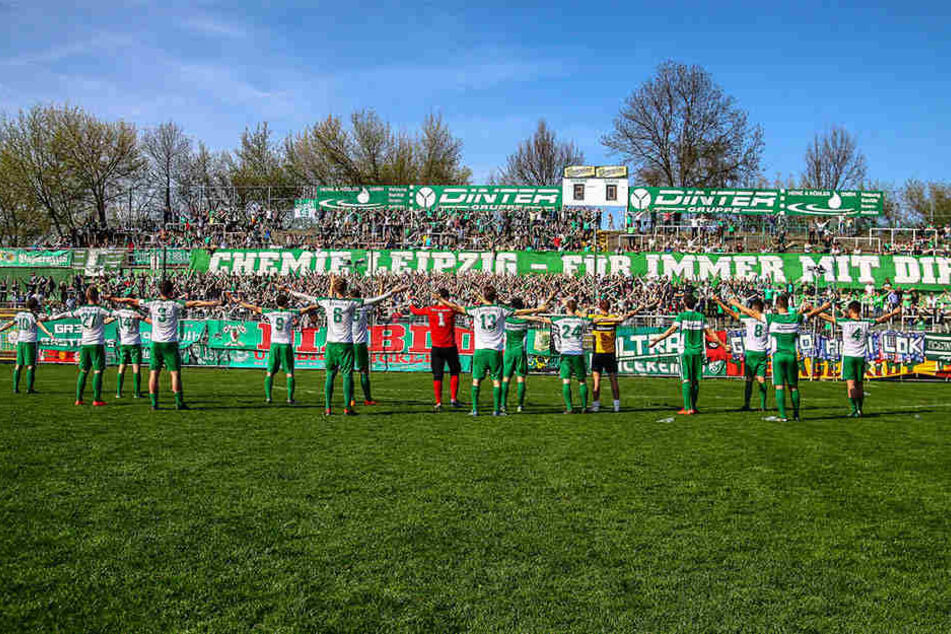 Ende Oktober wollen die BSG-Kicker gemeinsam mit ihren Fans den Überraschungssieg bejubeln. (Archivbild)