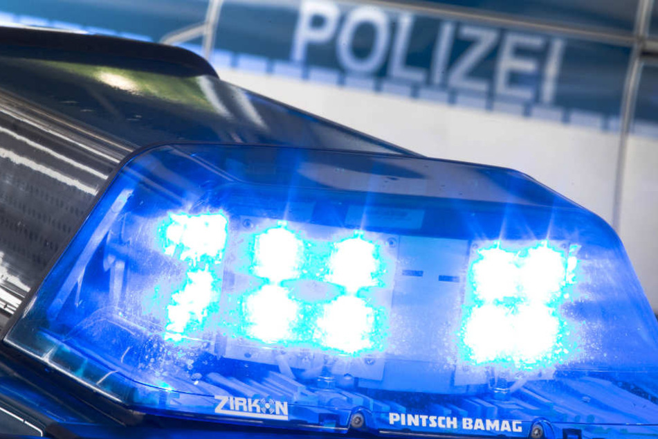 Ein 32 Jahre alter Kleinlasterfahrer ist am Mittwochmorgen auf der A6 nahe Sinsheim tödlich verunglückt. (Symbolbild)