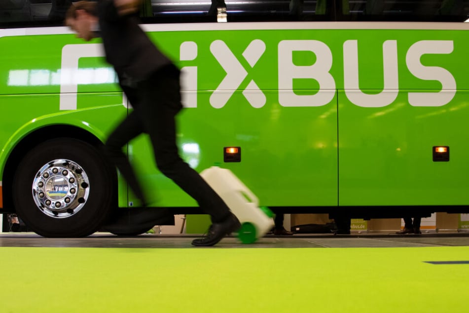 Das Unternehmen Flixbus hat reagiert und den Fahrer vom Dienst suspendiert . (Symbolbild)