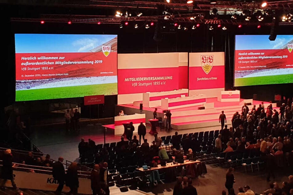 Die außerordentliche Mitgliederversammlung des VfB Stuttgart in der Hanns-Martin-Schleyer-Halle.
