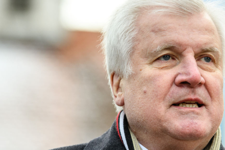 Horst Seehofer verspricht volle Transparenz zum Daten-Hack.