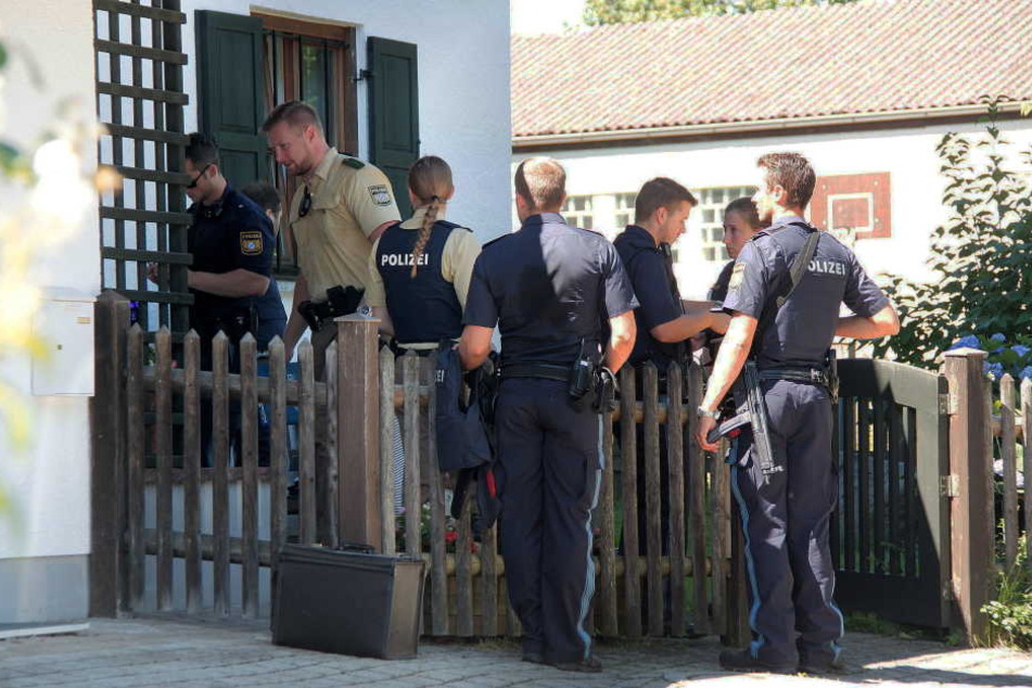 Die Polizei versucht im Augenblick, den genauen Tathergang weiter zu ermitteln.