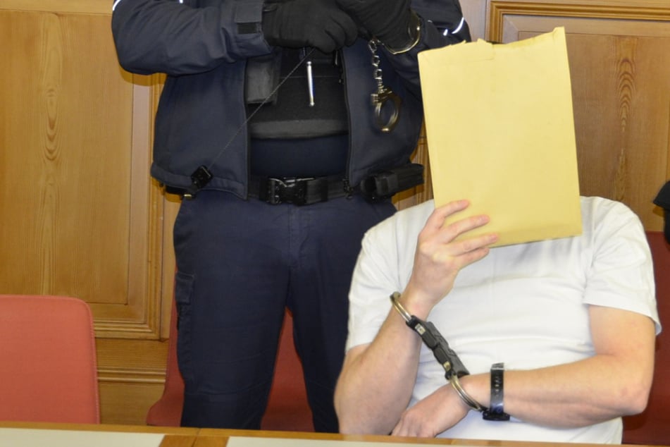 Prozess in Görlitz: Nachbar ging mit Axt auf Rentner los