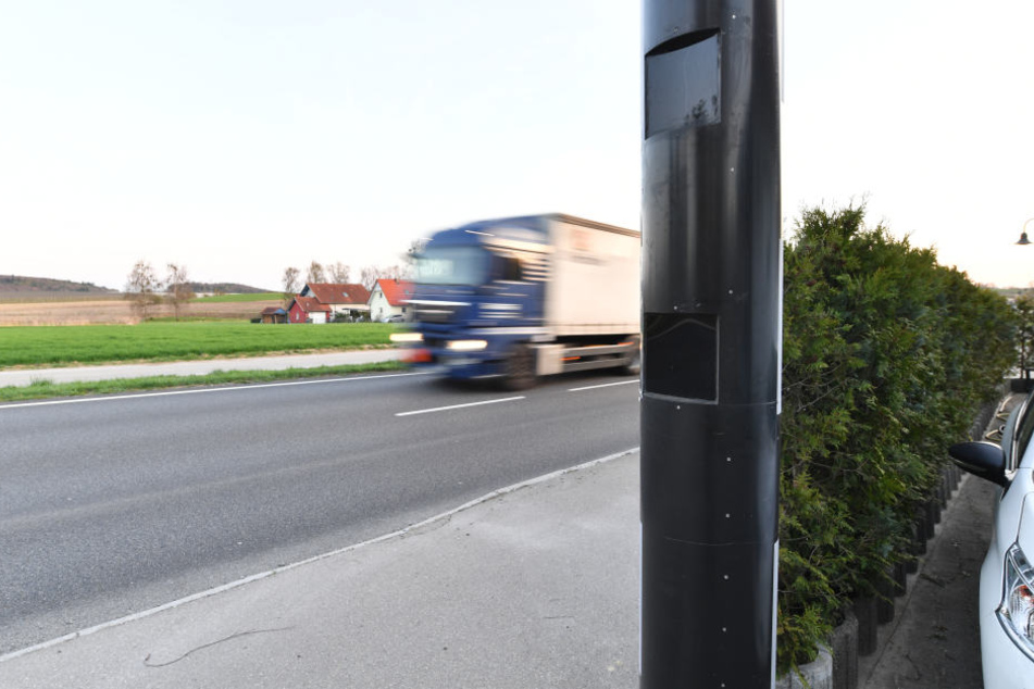 Die Behörden haben nichts gegen den Kanalrohr-Blitzer.