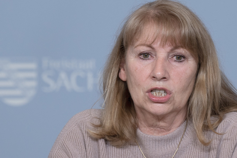 Die sächsische Gesundheitsministerin Petra Köpping (64, SPD) plädiert dafür, die Isolationspflicht für Corona-positiv Getestete und die restlichen Maßnahmen aufzuheben.
