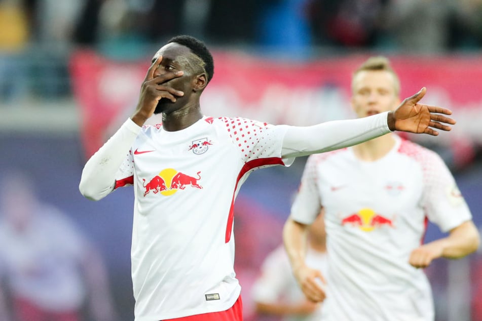 "Phantomas" Jean-Kevin Augustin (l.) ließ die Abwehr alt aussehen und vollendete nach Traumpass von Keita nach einer halben Stunde zur 2:1-Halbzeitführung.