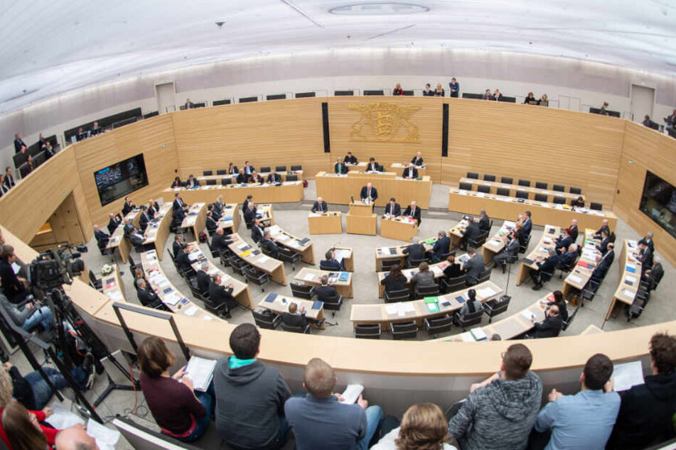 Die Abgeordneten des baden-württembergischen Landtags stimmen am Mittwoch in Stuttgart über die geplanten Korrekturen an der Polizeireform ab. (Archivbild)
