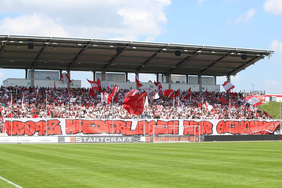 "Trotz Niederlagen nur gewonnen" - so lautete der Slogan im FSV-Fanblock beim letzten Heimspiel.