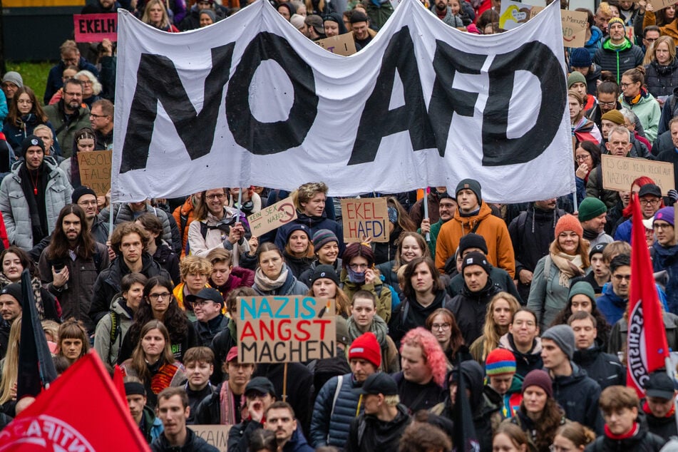 Tausende demonstrieren gegen AfD-Treffen in Ulm