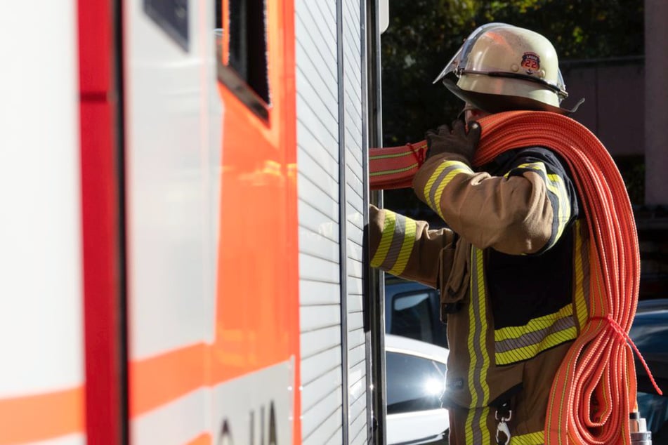 Stuttgart: Feuer in der Nacht: Verletzter bei Brand in Stuttgarter Wohnung