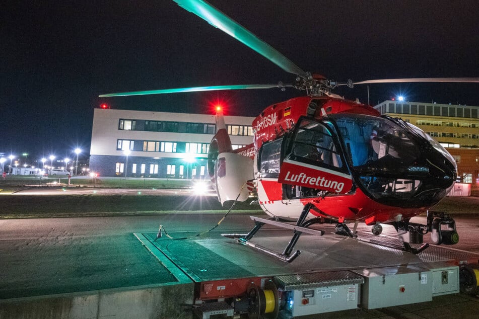 Unfall A24: Transporter kracht in Wohnanhänger: Tödlicher Unfall auf A24