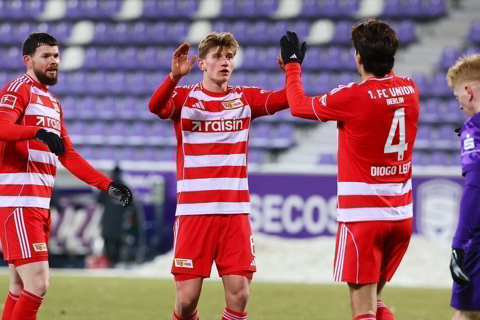 Aljoscha Kemlein (M.) brachte die Berliner in Führung.