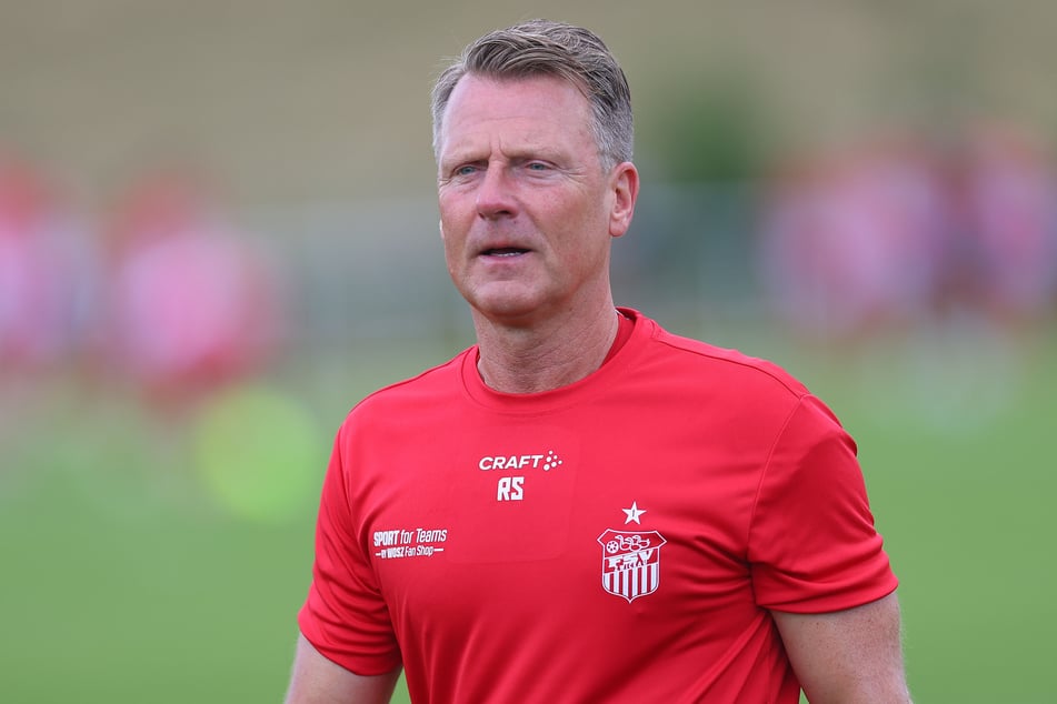 FSV-Trainer Rico Schmitt (57) zeigt sich zufrieden.