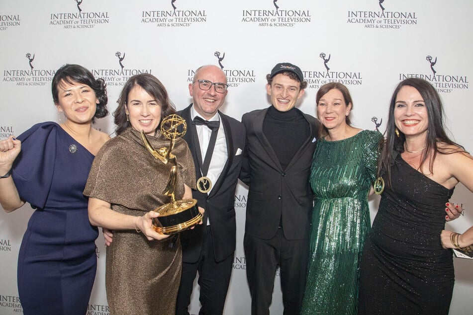 Sabine Scheuring, Andrea Gentsch, Ralf Kukula, Julian Janssen, Christina Herssebroick, Anke Lindemann (v.l.n.r.) freuen sich über die Auszeichnung.