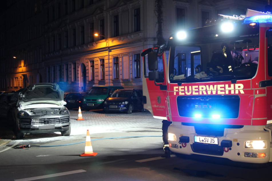 Das Feuer an den Autos konnte glücklicherweise schnell gelöscht werden.