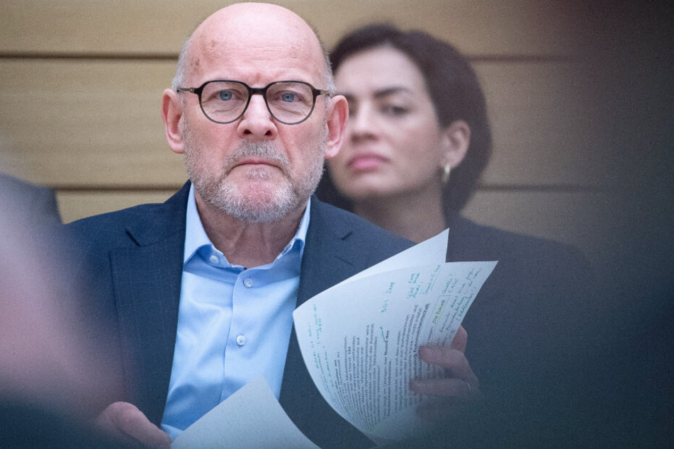 Die Opposition sieht die Schuld bei Winfried Hermann.