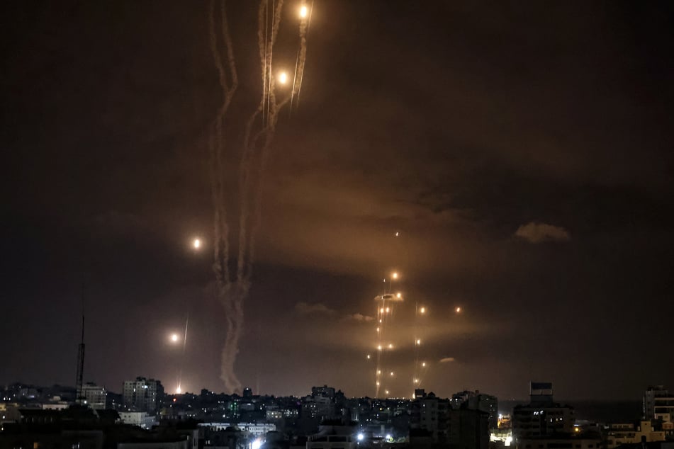 Am 7. Oktober 2023 feuerten militante Palästinenser zahlreiche Raketen auf Israel. Bei der blutigsten Eskalation des Konflikts seit Mai 2021 wurden in Israel mindestens 70 Menschen getötet.