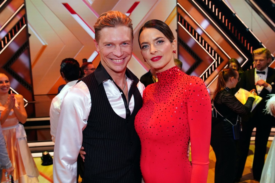 Gemeinsam mit Profi-Tänzer Paul Lorenz (37) möchte sich Eva Padberg (44) den Titel des "Dancing Star" 2024 sichern.