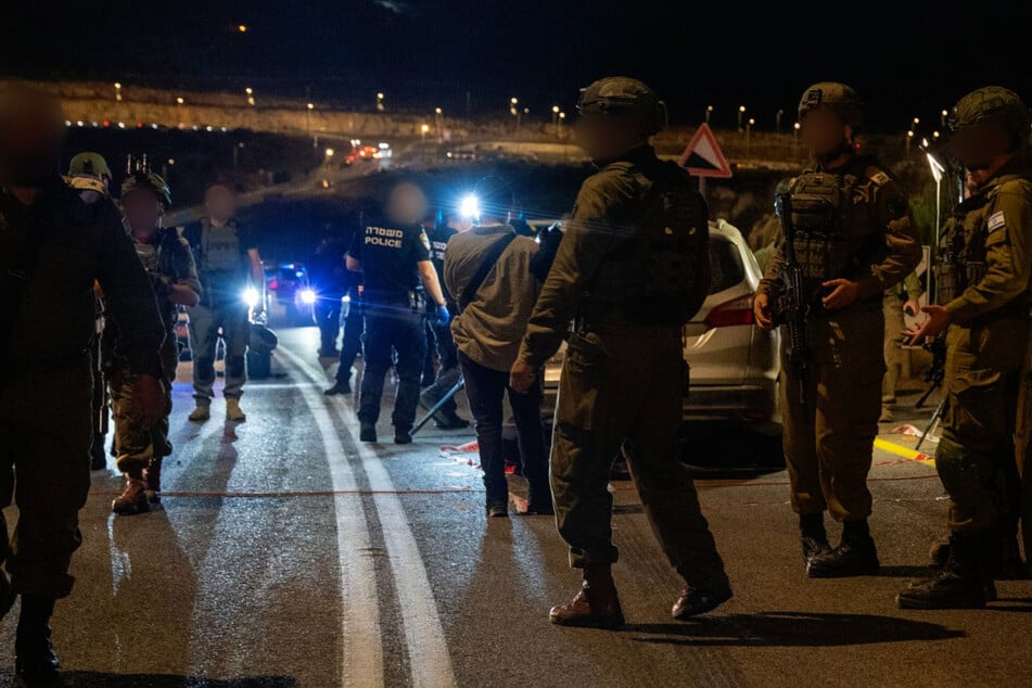 Ein Palästinenser hatte nahe der Siedlung Bruchin das Feuer auf ein israelisches Fahrzeug eröffnet.