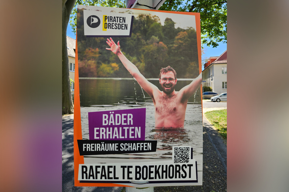 Für die Wahlwerbung der Piraten macht sich Rafael te Boekhorst nass.