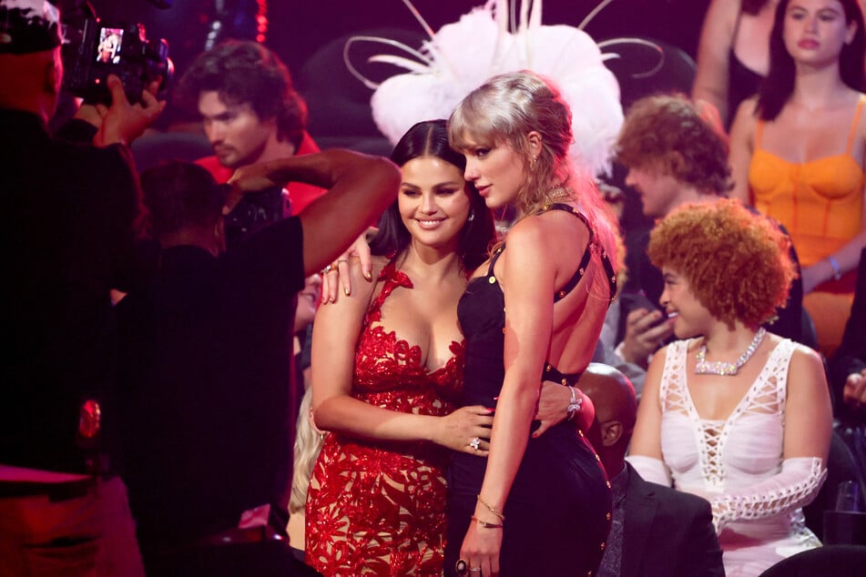 Taylor Swift und Selena Gomez (33, l.) sind seit Jahren eng befreundet.