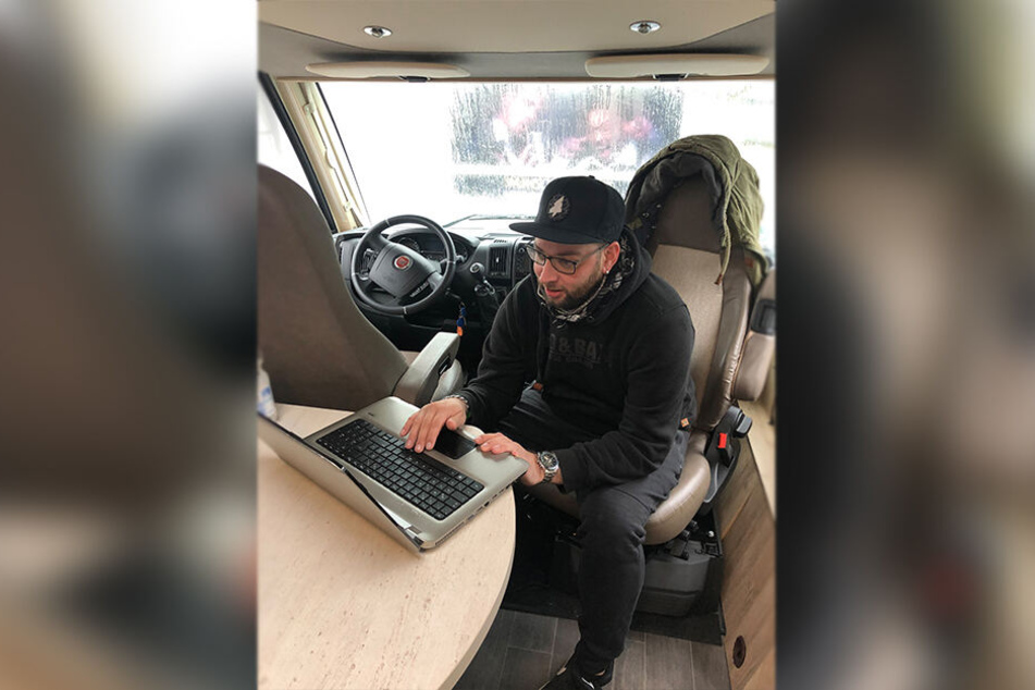 Arbeiten im Zuhause auf Zeit: Sebastian Seidel (36) bastelt an neuen Songs.