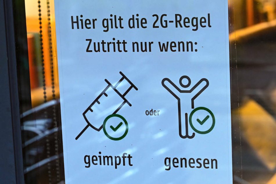 Ist die 2G-Regel in Berlin bald schon wieder überholt? Sollte der Senat 2G plus einführen, benötigen geimpfte oder genesene Menschen zusätzlich einen negativen Corona-Test.