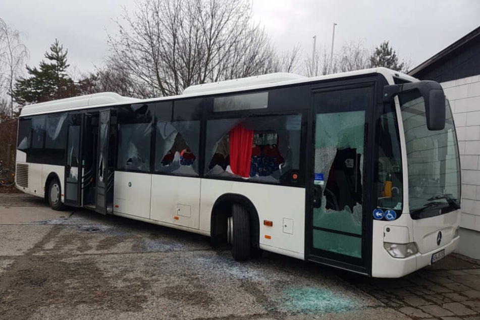 So richtete der Jüngling (21) den Bus zu.