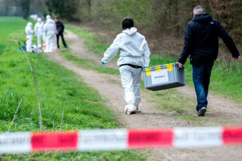 Der tote Säugling wurde auf einem Feld gefunden. (Symbolbild)