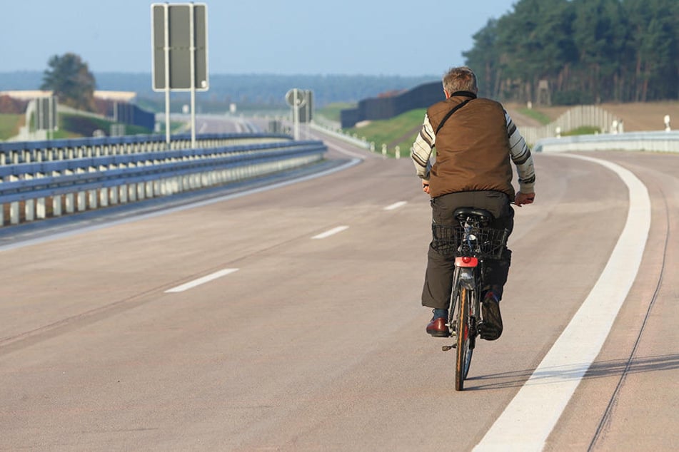 Der 14-Jährige gab an, das Navi habe ihn zur Autobahn geführt. (Symbolbild)
