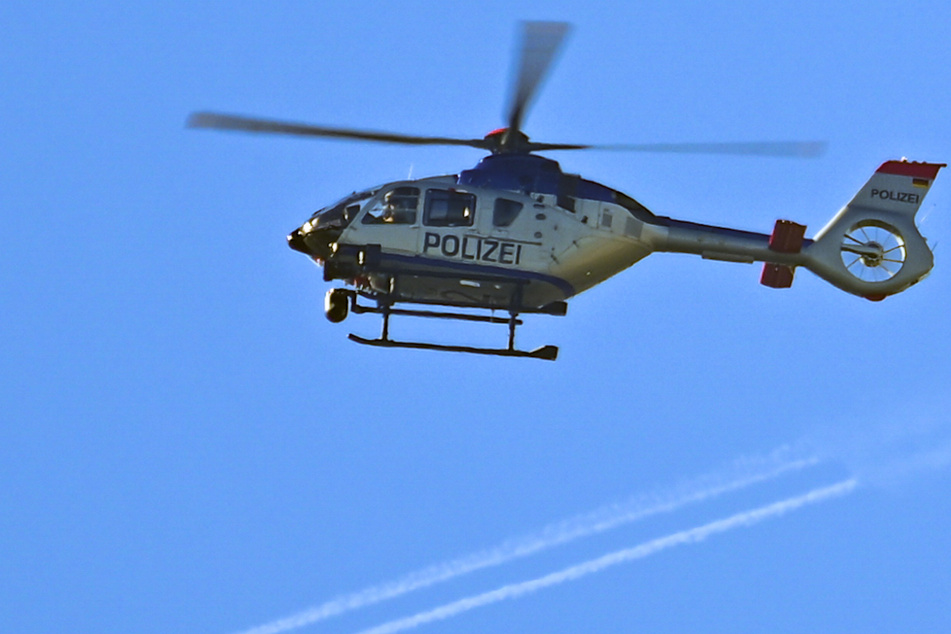 Über der Magdeburger Innenstadt kreiste am Montag ein Polizeihubschrauber. (Symbolbild)