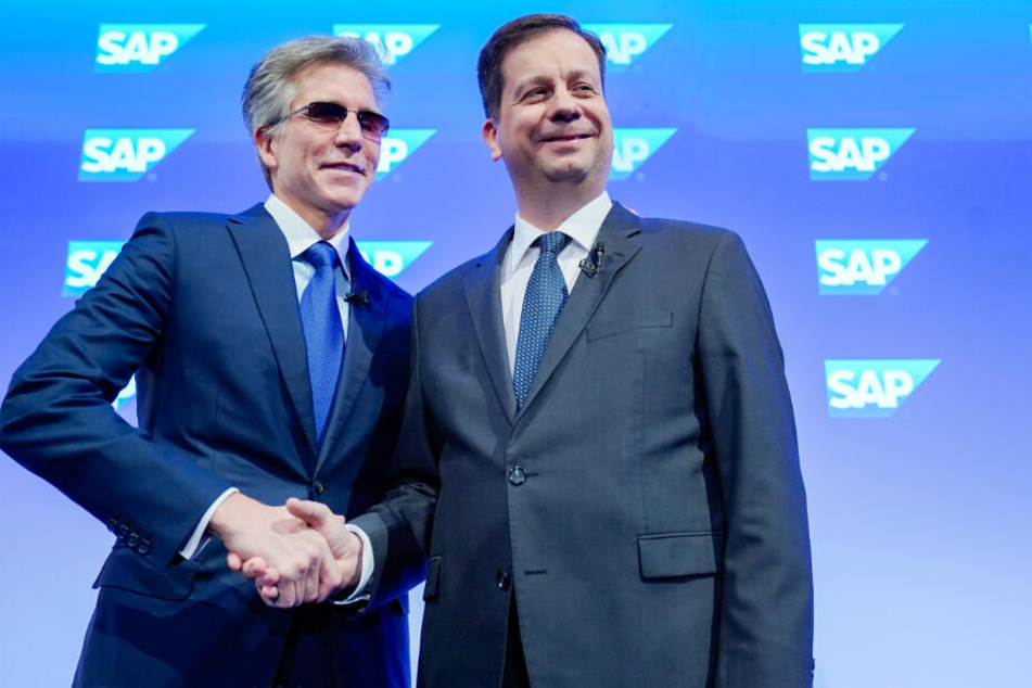 Handshake am Dienstag: SAP-Vorstandssprecher Bill McDermott (links) und Finanzvorstand Luka Mucic.