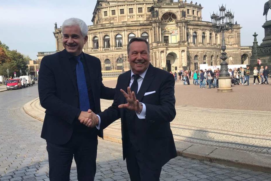Roland Kaiser posiert mit Hans-Joachim Frey.