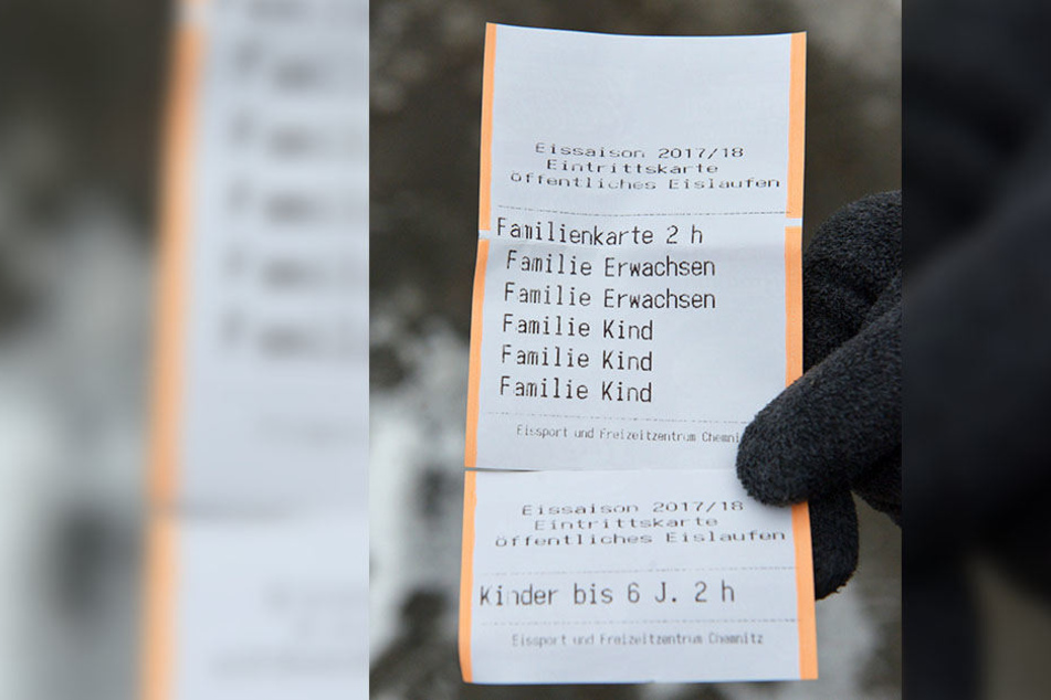 Die Familienkarte zeigt es genau an: Nach dem dritten Kind ist Schluss mit Familien-Rabatt.