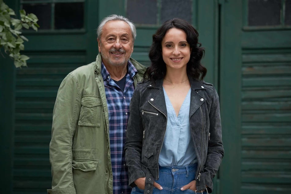 Vater Wolfgang Stumph und Tochter Stephanie Stumph als Vater-Tochter-Gespann in "Stubbe - Von Fall zu Fall".