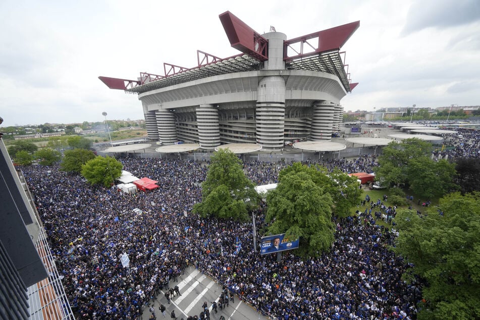 Im Mailänder San Siro hätte eigentlich das Champions-League-Finale 2027 stattfinden sollen. Das verhinderte die UEFA jetzt.