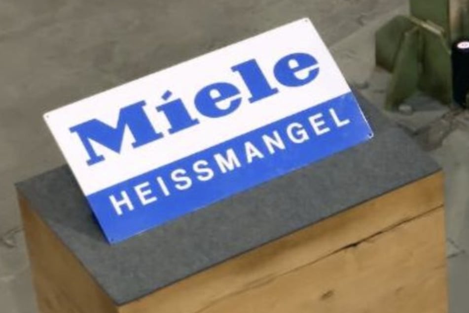 Das Exemplar mit der Aufschrift "Miele Heissmangel" ist im Jahr 1979 hergestellt worden.