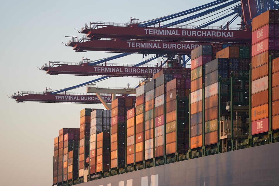 Der Container-Umschlag im Hamburger Hafen ist 2021 deutlich zurück gegangen.