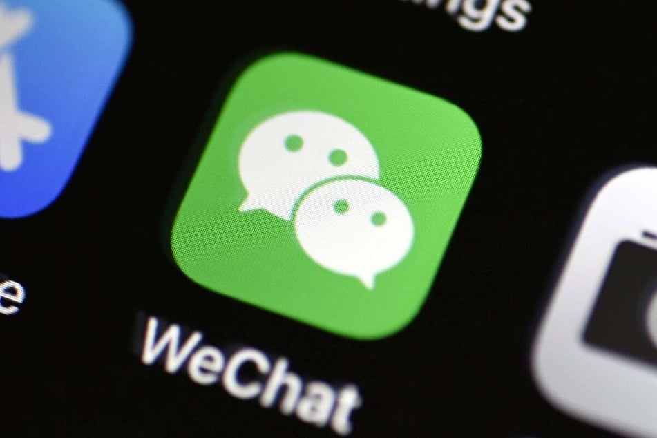 Unter anderem über die WhatsApp-Alternative "WeChat" schrieb der Täter seine späteren Opfer an.