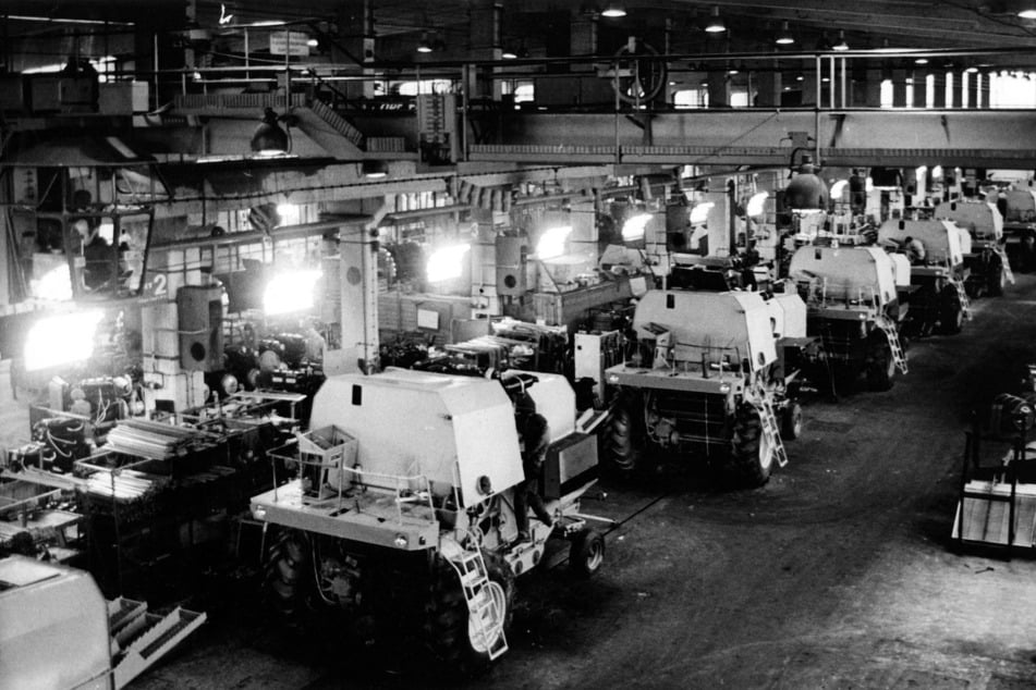 Eine Aufnahme aus dem Mähdrescher im Werk Singwitz des VEB Kombinat für Landmaschinenbau-Fortschritt aus dem Jahr 1974.