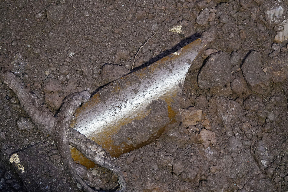 Der verdächtige Gegenstand auf der Baustelle war eine alte Wasserleitung, die nirgends eingetragen war.