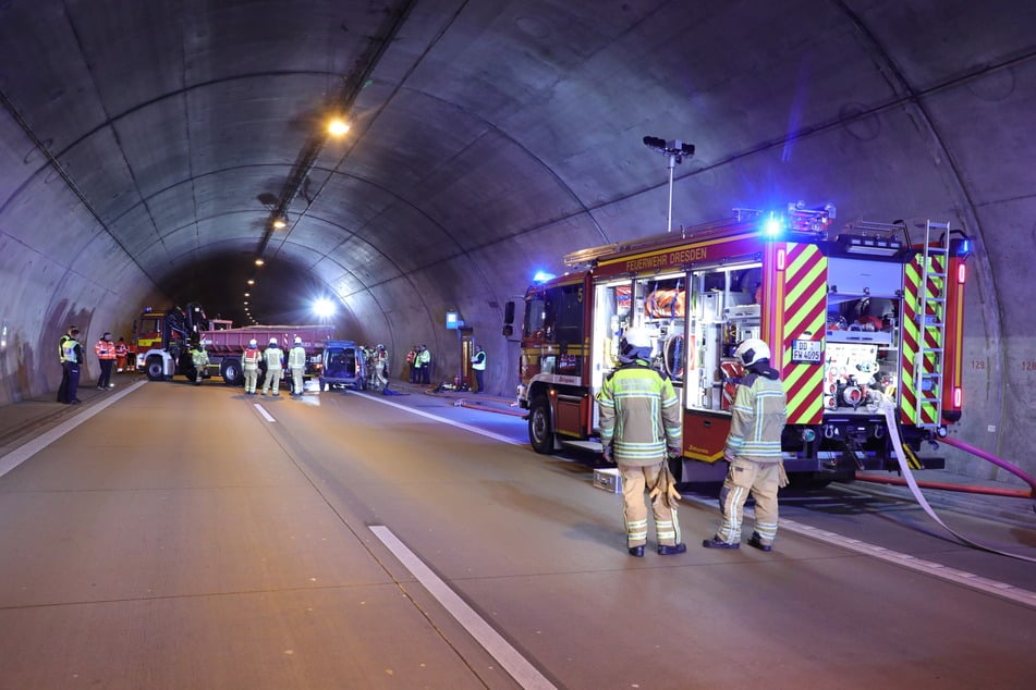 Die Feuerwehr führt am heutigen Sonntag eine Übung im Coschützer Tunnel auf der A17 durch.