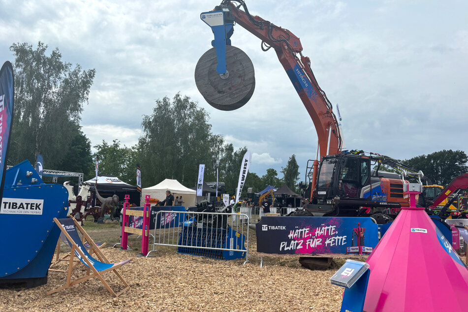 Fachmesse OstBau: Hier gibt es Baumaschinen zum Anfassen und Ausprobieren