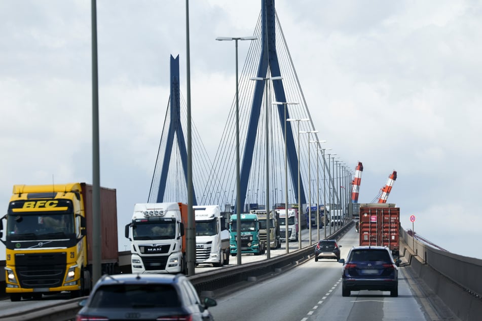 Am Wochenende ist die Köhlbrandbrücke voll gesperrt. (Archivfoto)
