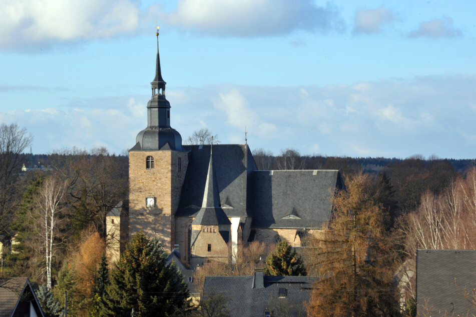 Die Stiftskirche in Ebersdorf ist der Ausgangspunkt für die Wanderung.