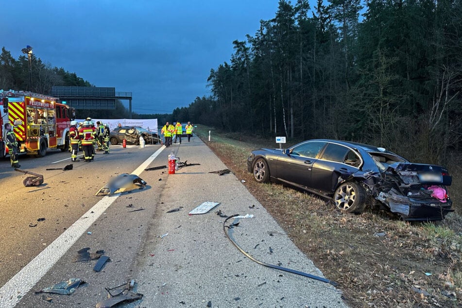 Unfall A3: BMW-Fahrer hält wegen Panne auf Standstreifen und steigt aus, dann kommt es zum tödlichen Unglück