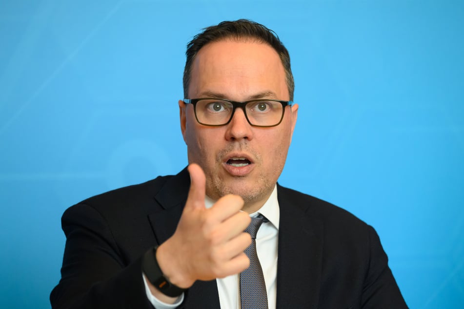 Sachsens Wirtschafts- und Energieminister Dirk Panter (52, SPD).