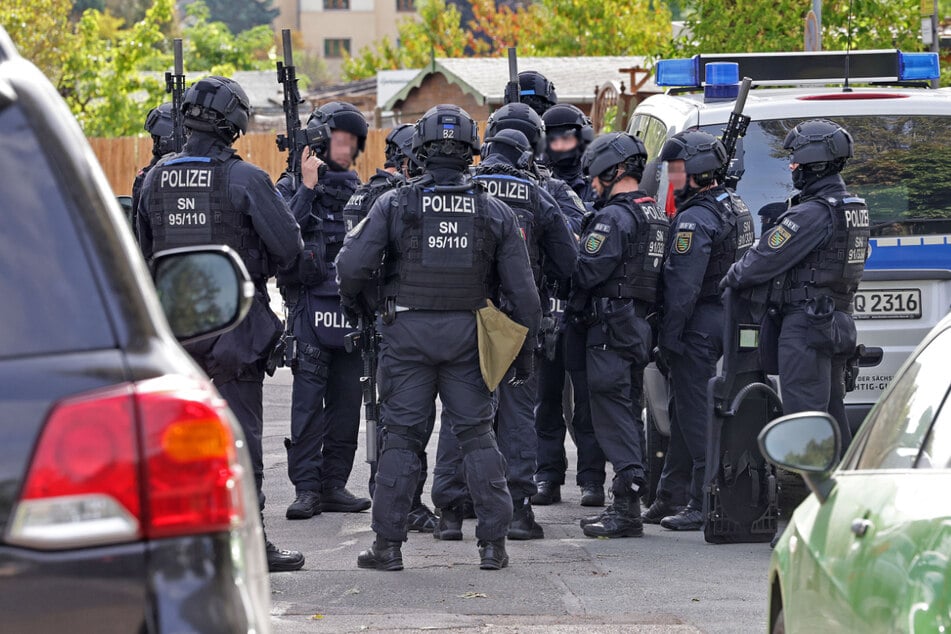 Verdächtige Person löst Polizeieinsatz in Glauchau aus: Überraschende Wendung!