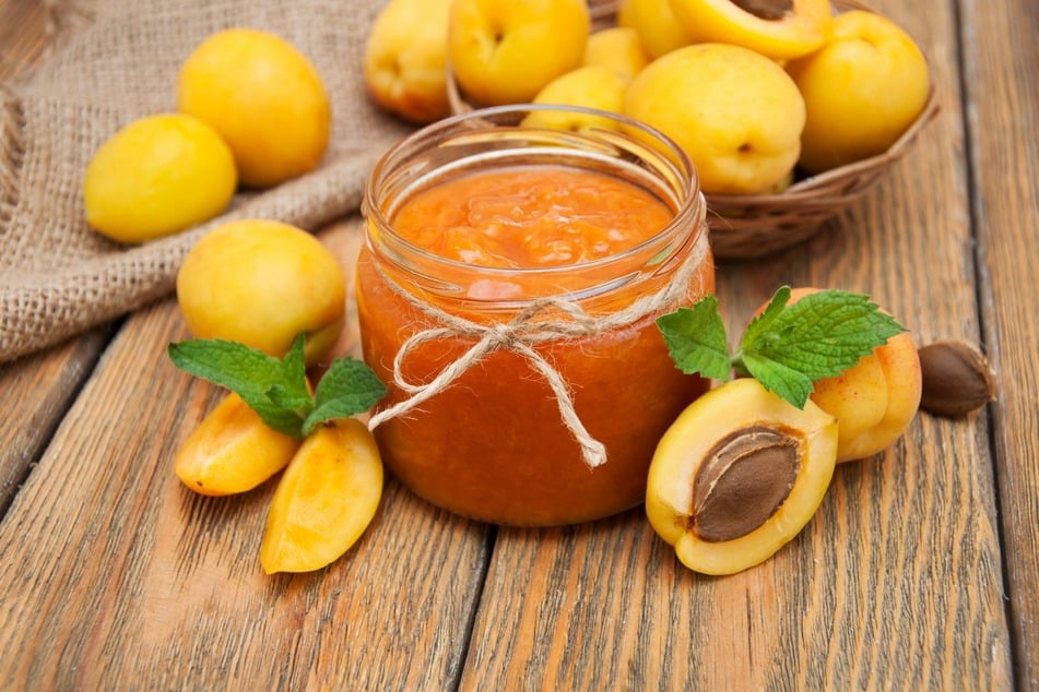 Apricots are in season during summer, and this apricot jam recipe takes full advantage!