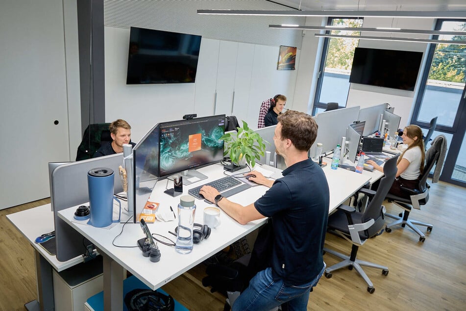 Die neuen Arbeitsplätze sind hell und lichtdurchflutet.